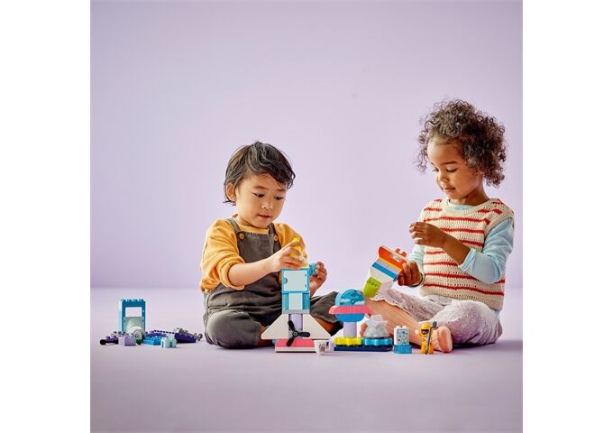LEGO® Duplo 3-in-1-Spaceshuttle für viele