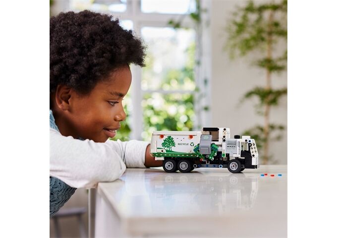 LEGO® Mack® LR Electric Müllwagen