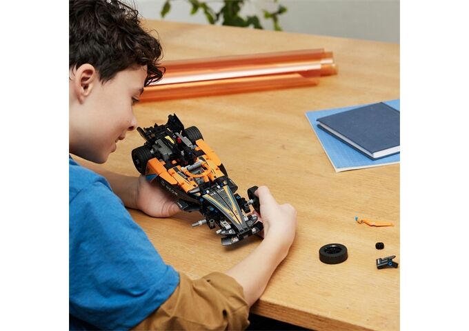 LEGO® Technic NEOM McLaren Formula E Race