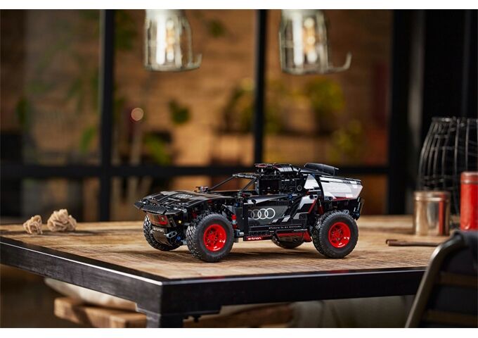LEGO® LEGO® Technic 42160 Audi RS Q e-tron