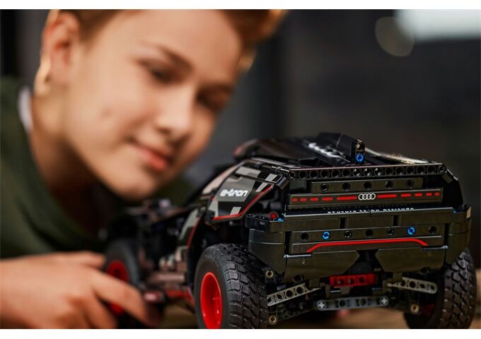 LEGO® LEGO® Technic 42160 Audi RS Q e-tron