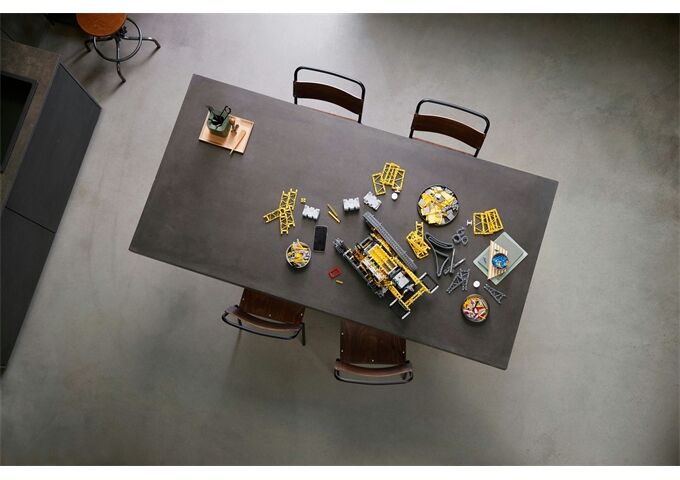 LEGO® LEGO® Technic 42146 Liebherr LR 13000 Raupenkran