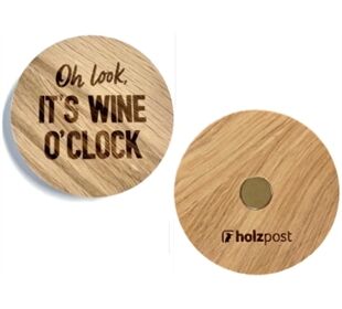 holzpost Magnet aus EICHE "Oh look, it's wine o'clock"