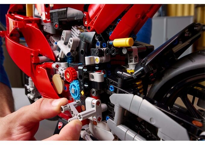 LEGO® Technic Ducati Panigale V4 Motorrad