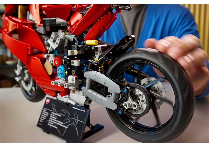 LEGO® Technic Ducati Panigale V4 Motorrad