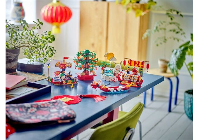 LEGO® Icons Feiertagskalender