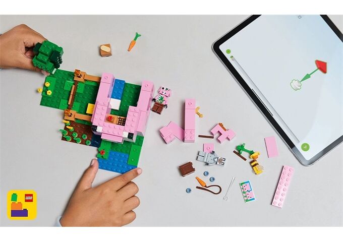 LEGO® MCR Das Babyschwein-Haus