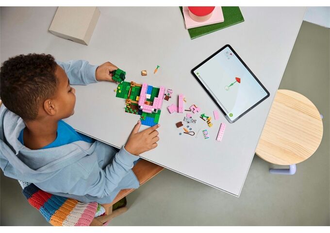 LEGO® MCR Das Babyschwein-Haus