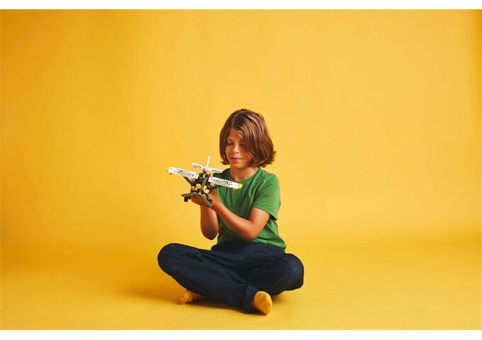 LEGO® Technic Propellerflugzeug