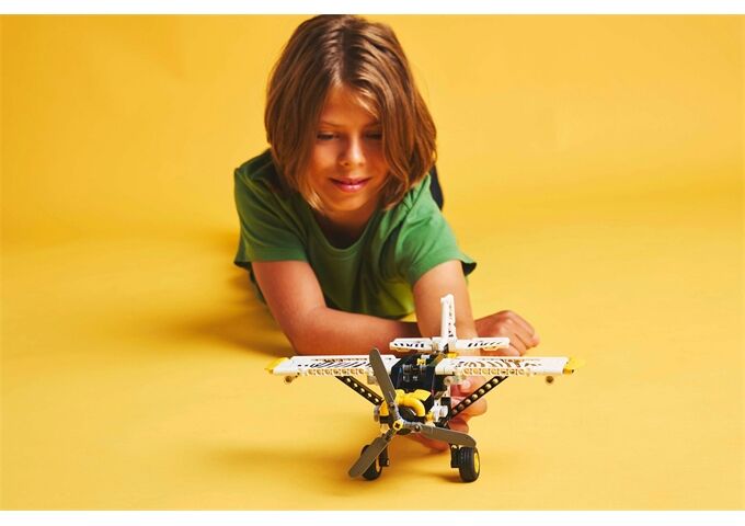 LEGO® Technic Propellerflugzeug