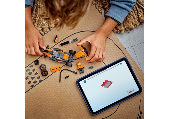 LEGO® LGO City F1 Rennfahrer mit McLaren Rennauto