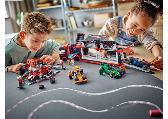 LEGO® LGO City F1 Rennfahrer mit McLaren Rennauto