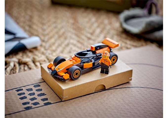 LEGO® LGO City F1 Rennfahrer mit McLaren Rennauto