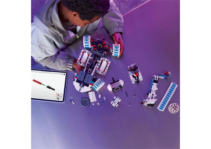 LEGO® Technic Lunar Outpost® Mondrover-Raumfah