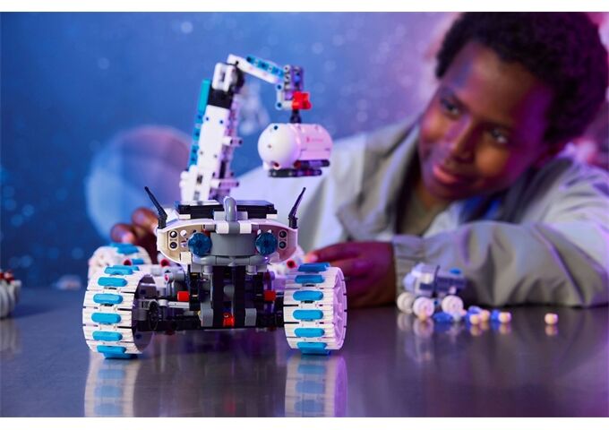 LEGO® Technic Lunar Outpost® Mondrover-Raumfah