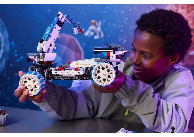LEGO® Technic Lunar Outpost® Mondrover-Raumfah