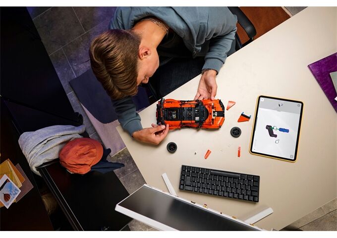 LEGO® Technic Bugatti Chiron Pur Sport Hyperca