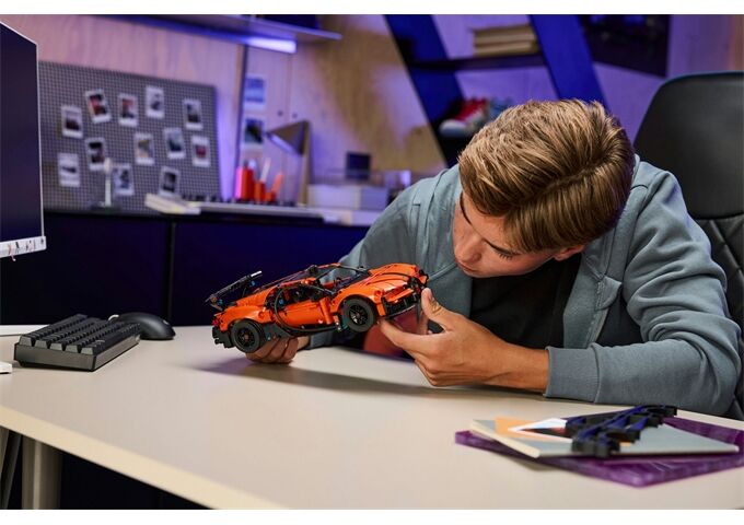 LEGO® Technic Bugatti Chiron Pur Sport Hyperca